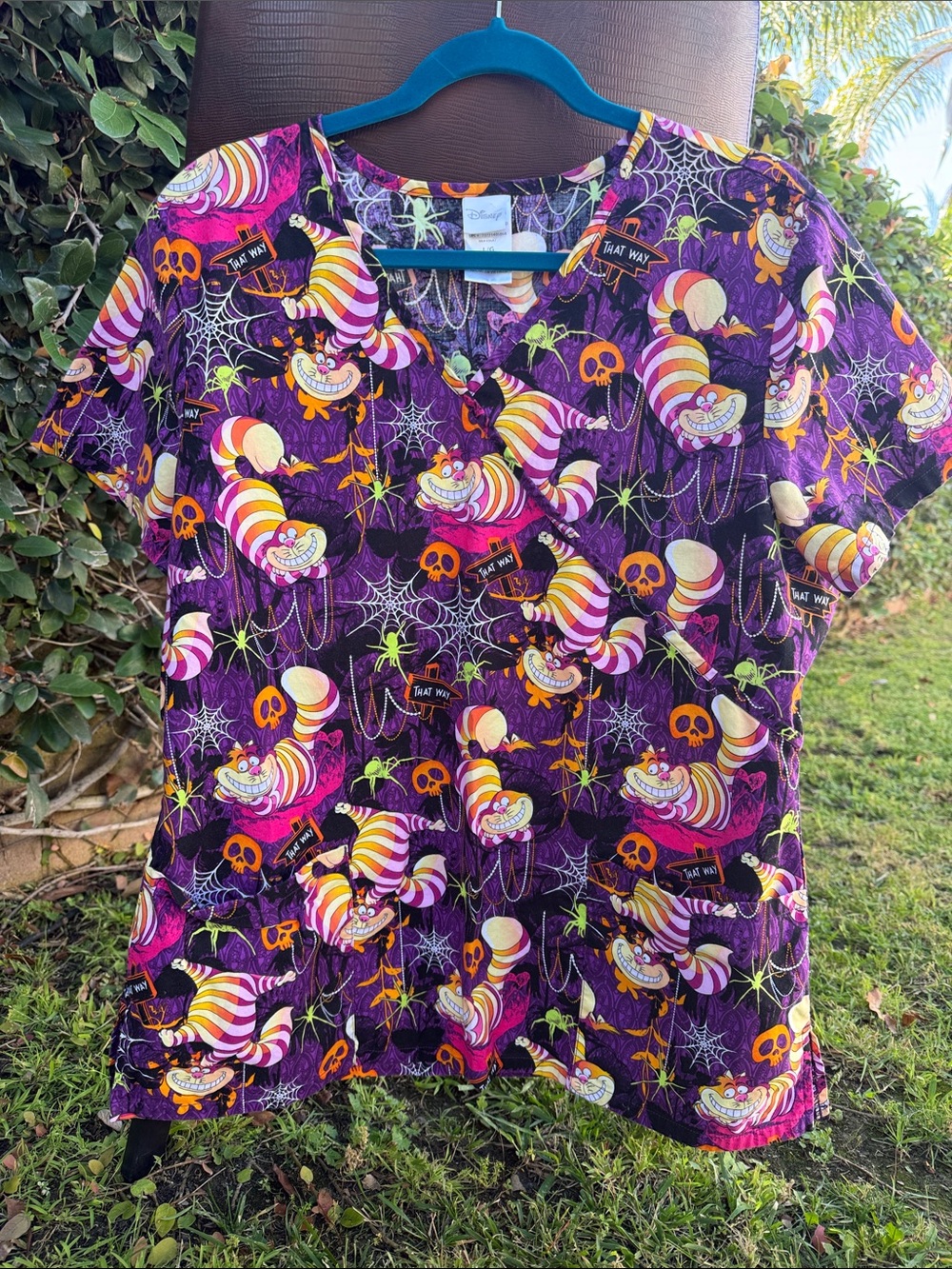 Disney Scrub Top L Purple Graphic Cheshire Cat Halloween